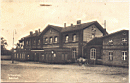 0049a.jpg: Schwiebus, Bahnhof. No. 27 Karl Ulbrich. Buch- u. Papierhdlg. Ges. gesch.
